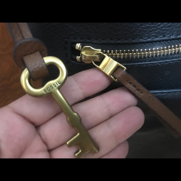 COPY - Fossil lg Fiona leather bag with studded s… - Picture 3 of 5